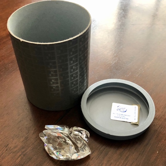 Swarovski Austrian Crystal Swan Figurine - Picture 2 of 4